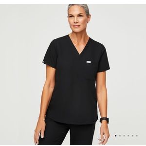 FIGS CATARINA one pocket scrub top. Used. Size small. Good condition